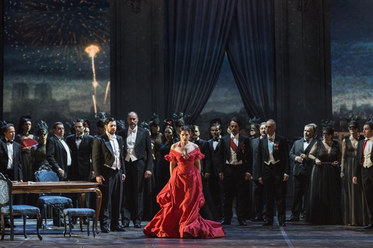 特別版「茶花女」歌劇在羅馬歌劇院共演出15場。圖／VALENTINO提供