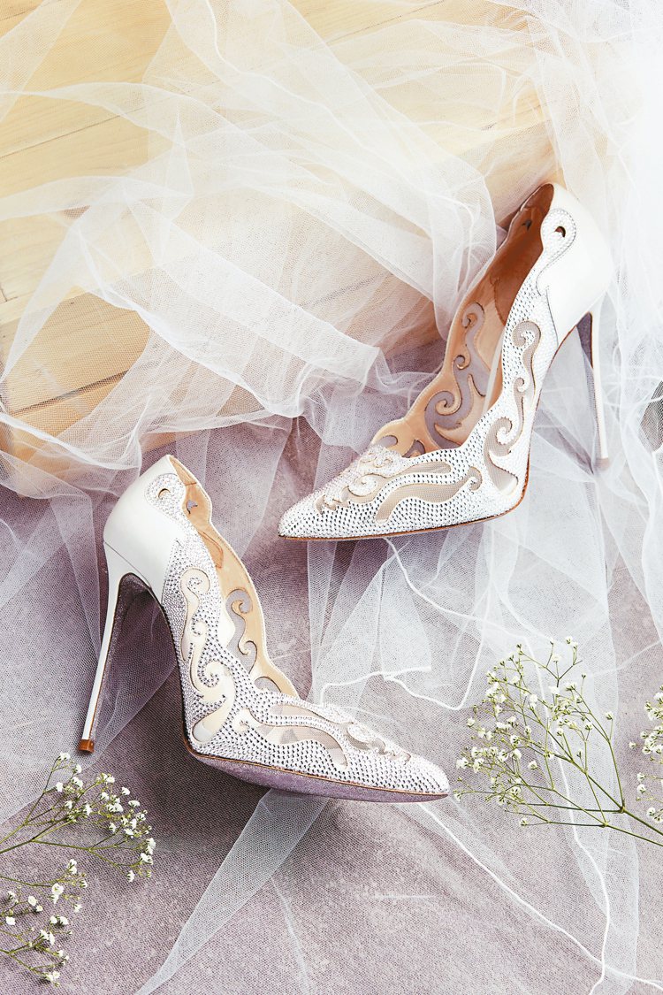 RENE CAOVILLA完美鑽砂寶石婚鞋系列。 圖／RENE CAOVILLA提供
