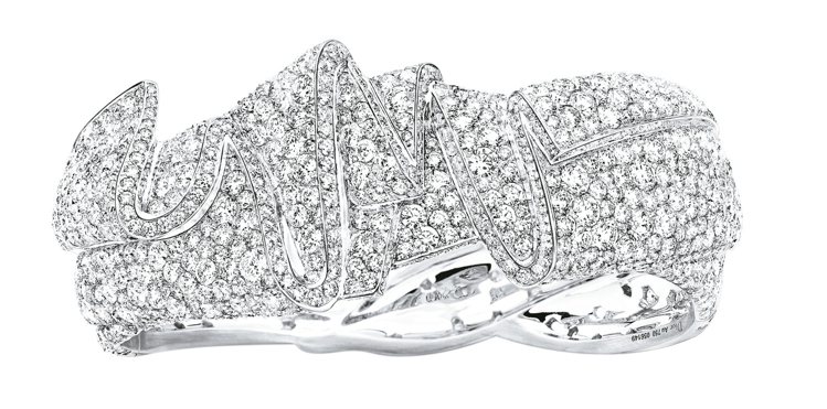 Dior Ailee白金鑽石戒指，參考價680萬元。 圖／業者提供