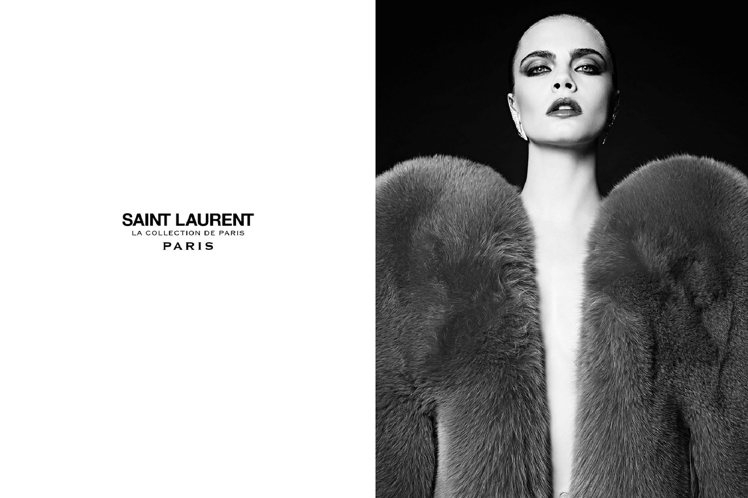 Cara Delevingne身穿Saint Laurent的La Collection De Paris系列，由設計總監Hedi Slimane親自在巴黎執鏡拍攝，這也是Hedi Slimane在Saint Laurent的最後一季。圖文：悅己網