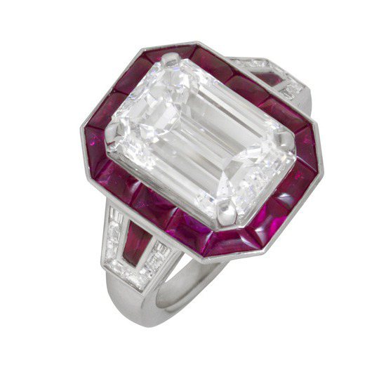 林心如配戴的寶格麗高級珠寶系列鑽石紅寶石鉑金戒指。圖╱寶格麗提供