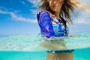 POP SURF水上運動玻里尼西亞故事印花系列。圖／ROXY提供