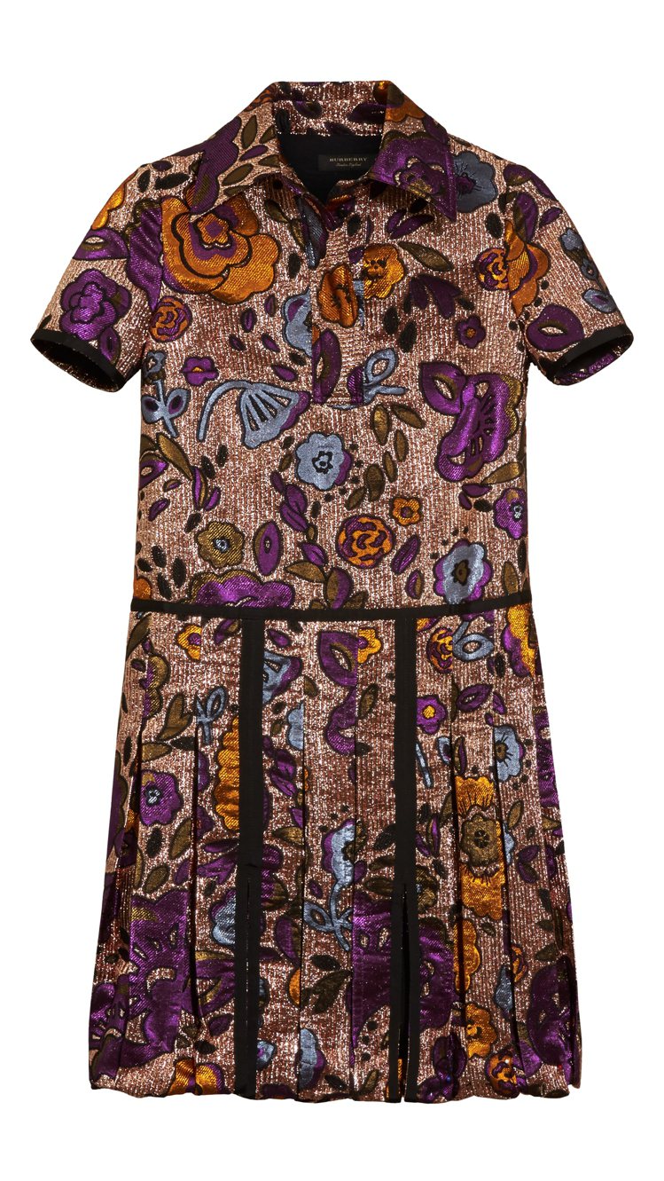 Burberry復古緹花短袖洋裝，96,000元。圖／Burberry提供