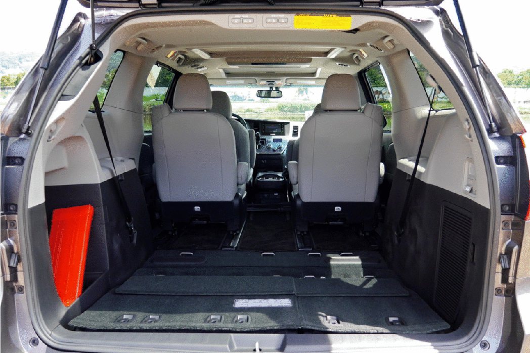 Toyota Sienna擁有MPV車款的多元空間應用。 記者陳威任／攝影