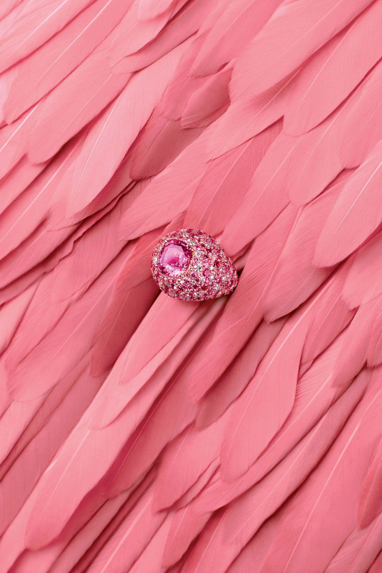 18K玫瑰金指環，鑲飾單顆枕形切割未經加熱馬達加斯加粉紅色藍寶石（約重5.31克...