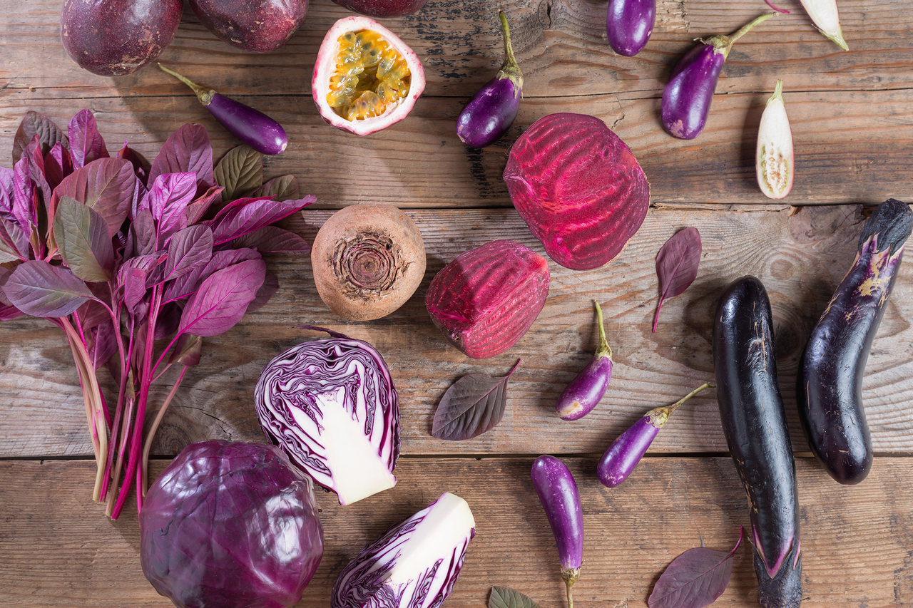 蔬果外觀呈紫色，富含花青素。