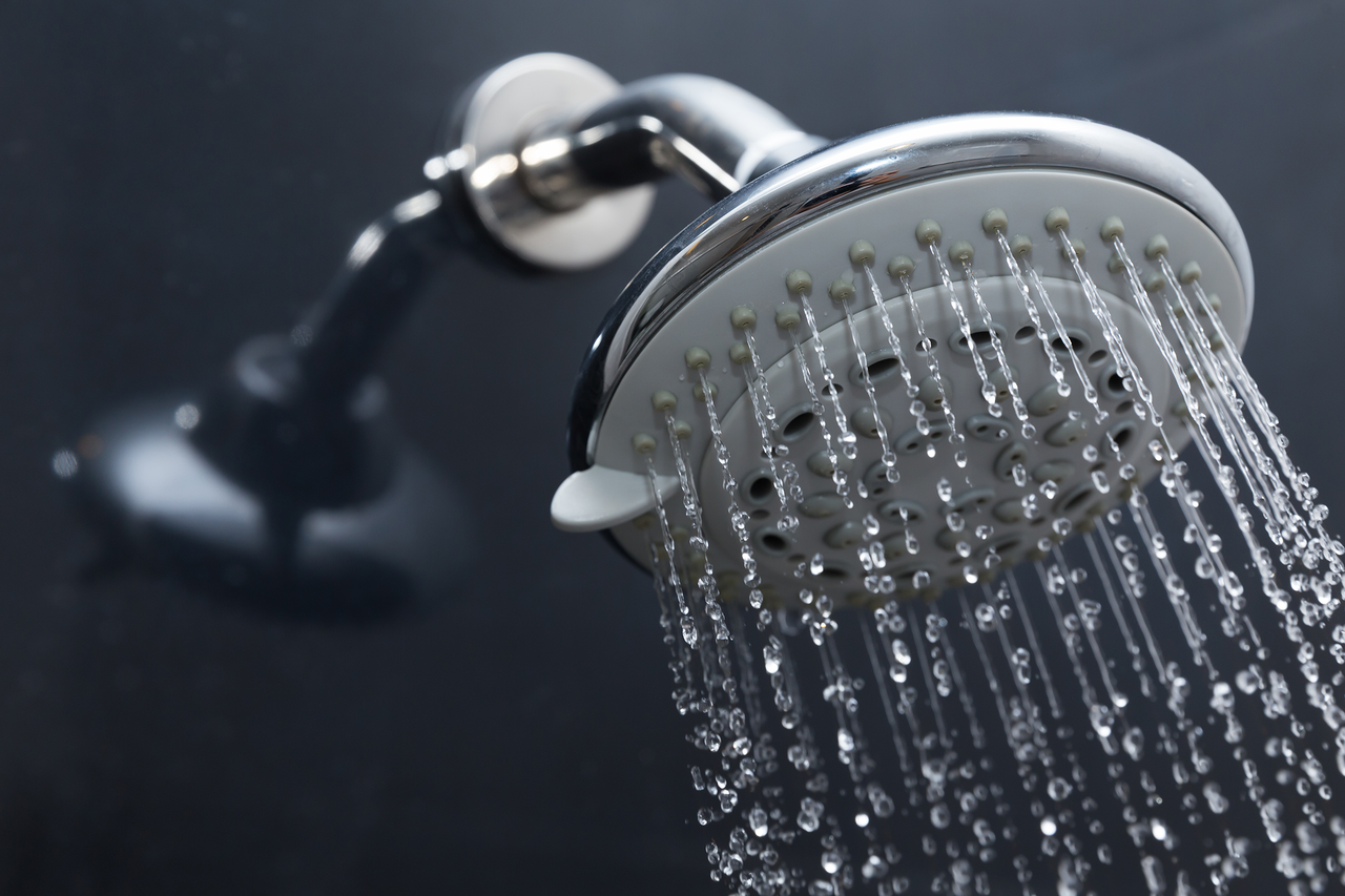 中醫師建議，流汗當下直接沖冷水澡可能導致全身無力，愈洗愈疲倦。
