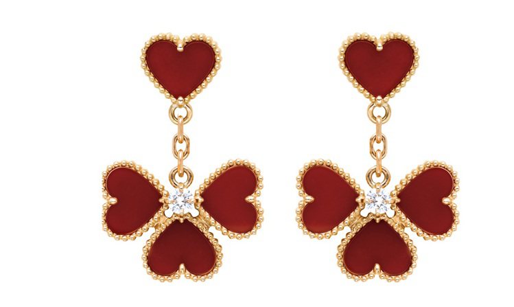 梵克雅寶Sweet Alhambra Effeuillage 耳環，玫瑰金, 紅玉髓, 鑽石，約22萬7,000元。圖/梵克雅寶提供