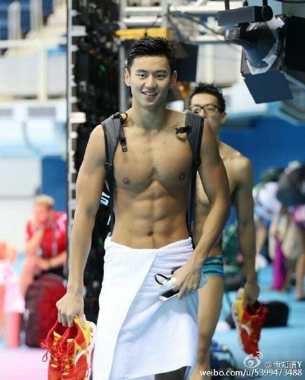 中國大陸的新生代泳將寧澤濤，很有「韓星味」的五官讓他擁有許多粉絲。圖／摘自微博