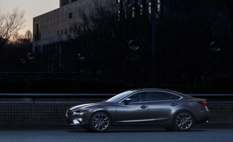 2017年式Mazda 6新增鋼鐵灰車色。 圖／Mazda提供