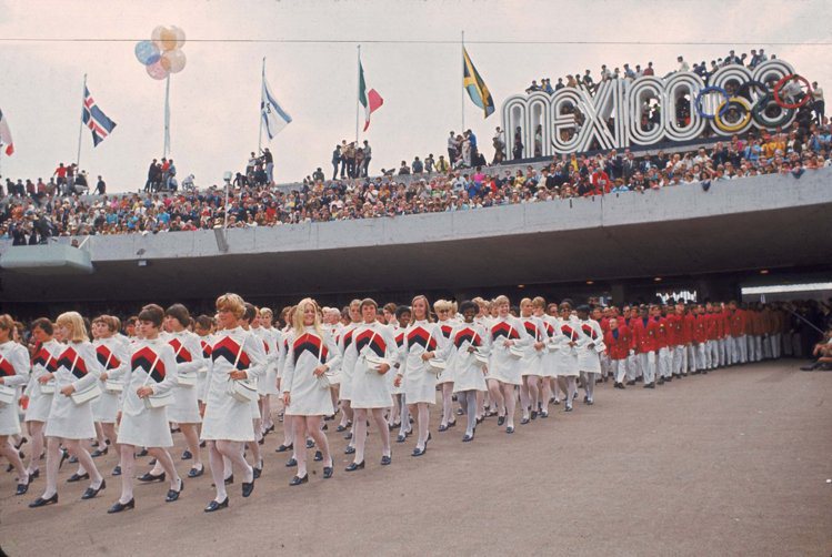 1968年墨西哥奧運會上盛況，圖為美國隊。圖文：悅己網