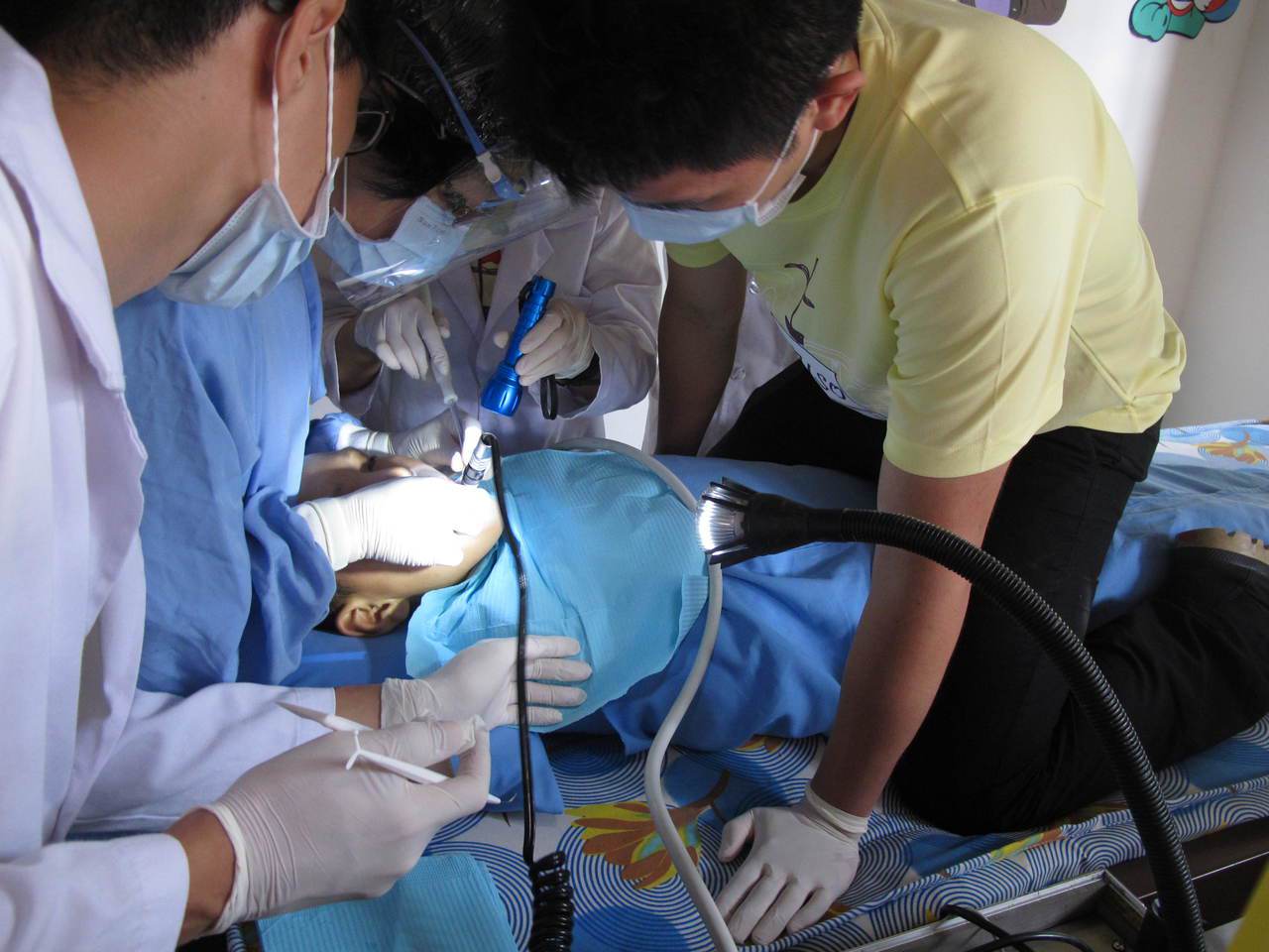 位於花東縱谷中央的花蓮縣玉里鎮有二萬五千人，多是老年人，但只有五處牙醫。