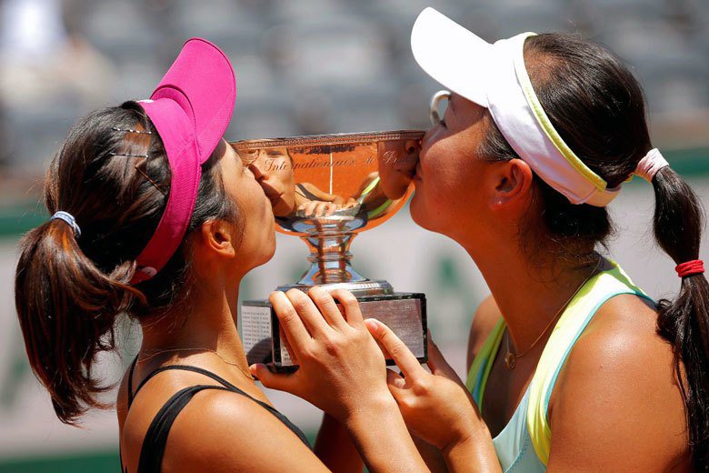 2014年法國網球公開賽，謝淑薇再度與中國網球選手彭帥搭擋奪下金杯。 圖／路透社