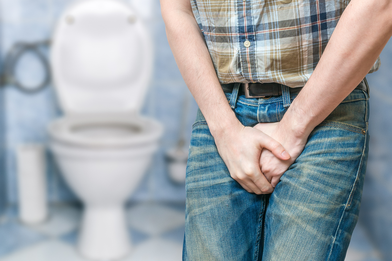 很多人整天坐著不動、憋尿，也增加攝護腺肥大風險。