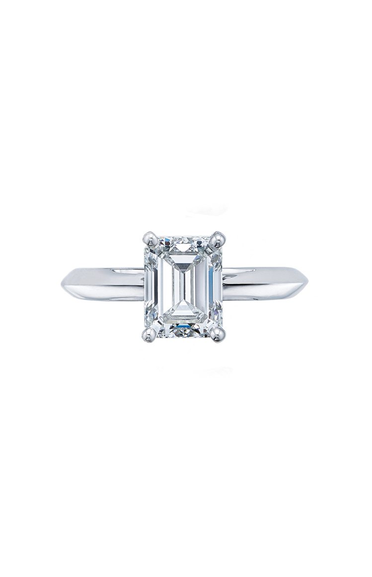 Tiffany 5.62克拉祖母綠切割鑽石鉑金戒指（F VS1），1,803萬元。圖╱Tiffany提供