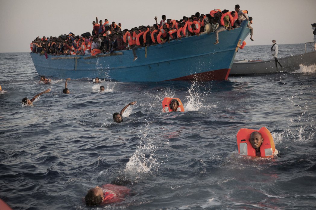 2016年8月29日，義大利海巡隊在利比亞外海救回6,500名難民。這也是今年以...