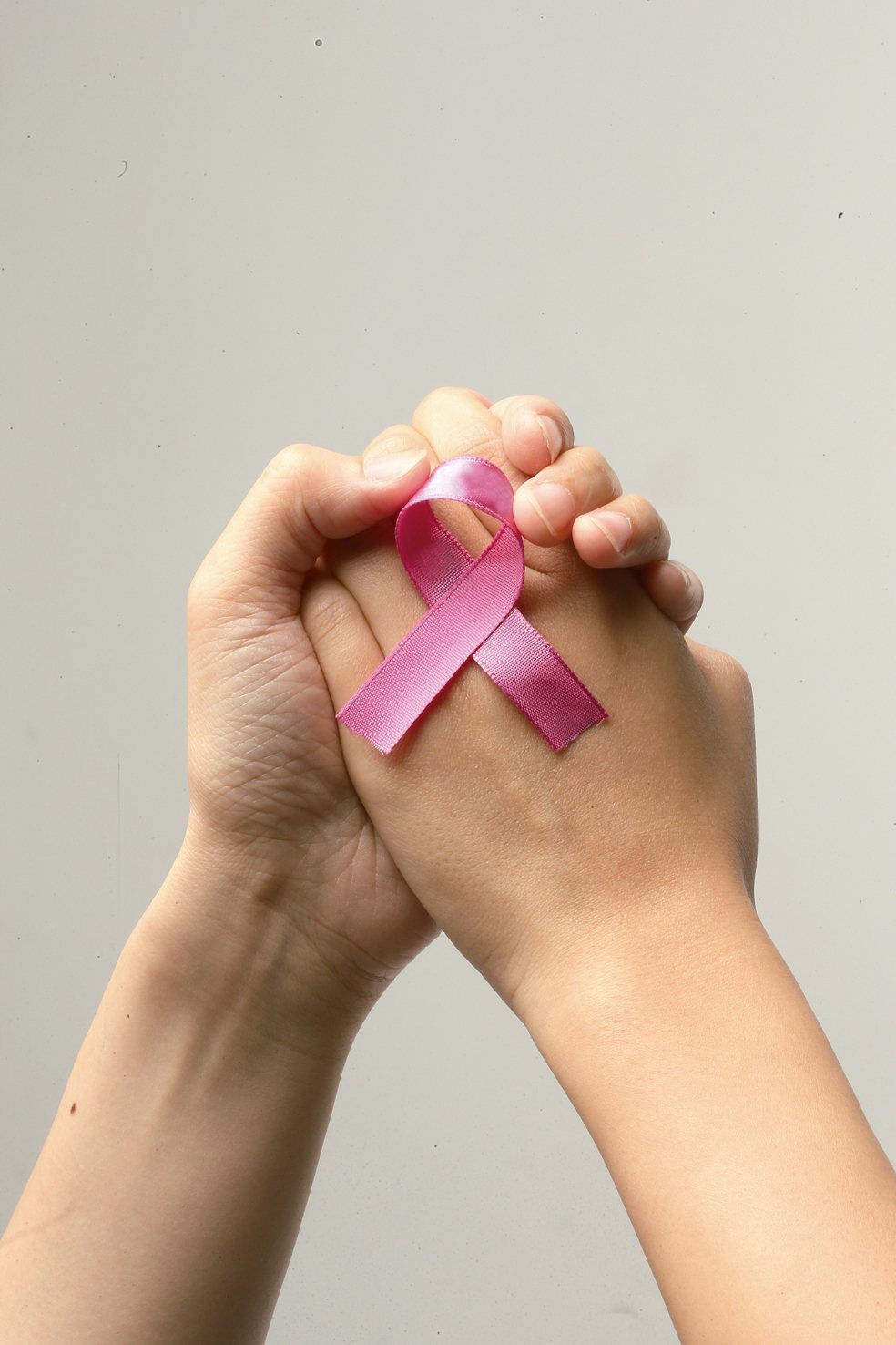 乳癌轉移是病人惡夢，林口長庚乳癌團隊長期追蹤1千多名乳癌患者，分析發現腦轉移病人存活期最短，平均7.5個月，其次是肝、肋膜、肺及骨轉移。當轉移部位超過三處、術後2年內復發、年齡逾70歲、三陰性等，超過半數患者會在2年內死亡。但醫師強調，高惡性乳癌只要配合醫師治療