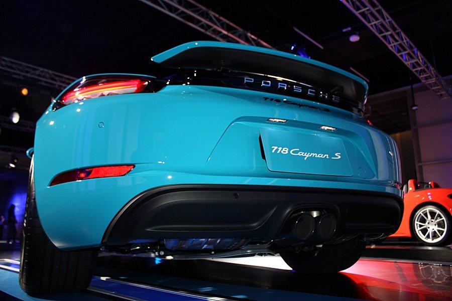 全新Porsche 718 Cayman的車尾也經過重新設計。 記者林和謙／攝影