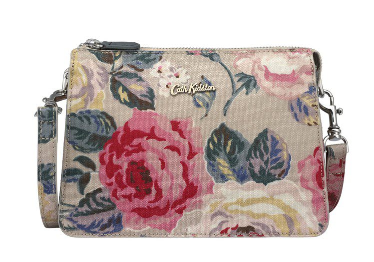 森林玫瑰印花側背包，3,080元。圖／Cath Kidston提供