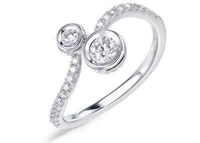Infini Love Diamond Iconic系列 18K白金鑽石戒指，建議售價90,700元起。圖／點睛品提供