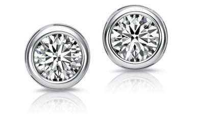 Infini Love Diamond Iconic系列18K白金鑽石耳環，主石50分，建議售價25萬1,700元起。圖／點睛品提供