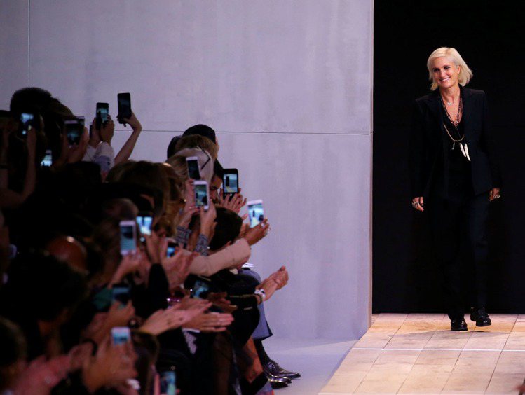 Maria Grazia Chiuri是Dior首位女性設計師，透過專屬女性的思維重新塑造出新時代的Dior精神。圖／路透