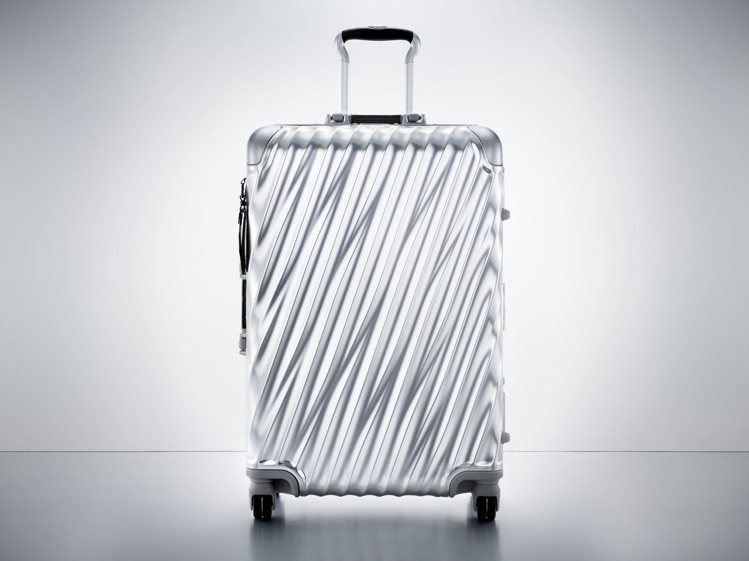 TUMI 19 Degree鋁合金系列29吋行李箱，48,000元。圖／TUMI...