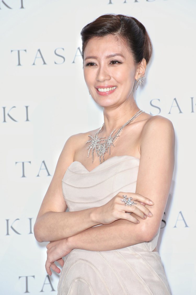 賈靜雯帶第三胎出席TASAKI珠寶活動。記者陳立凱／攝影