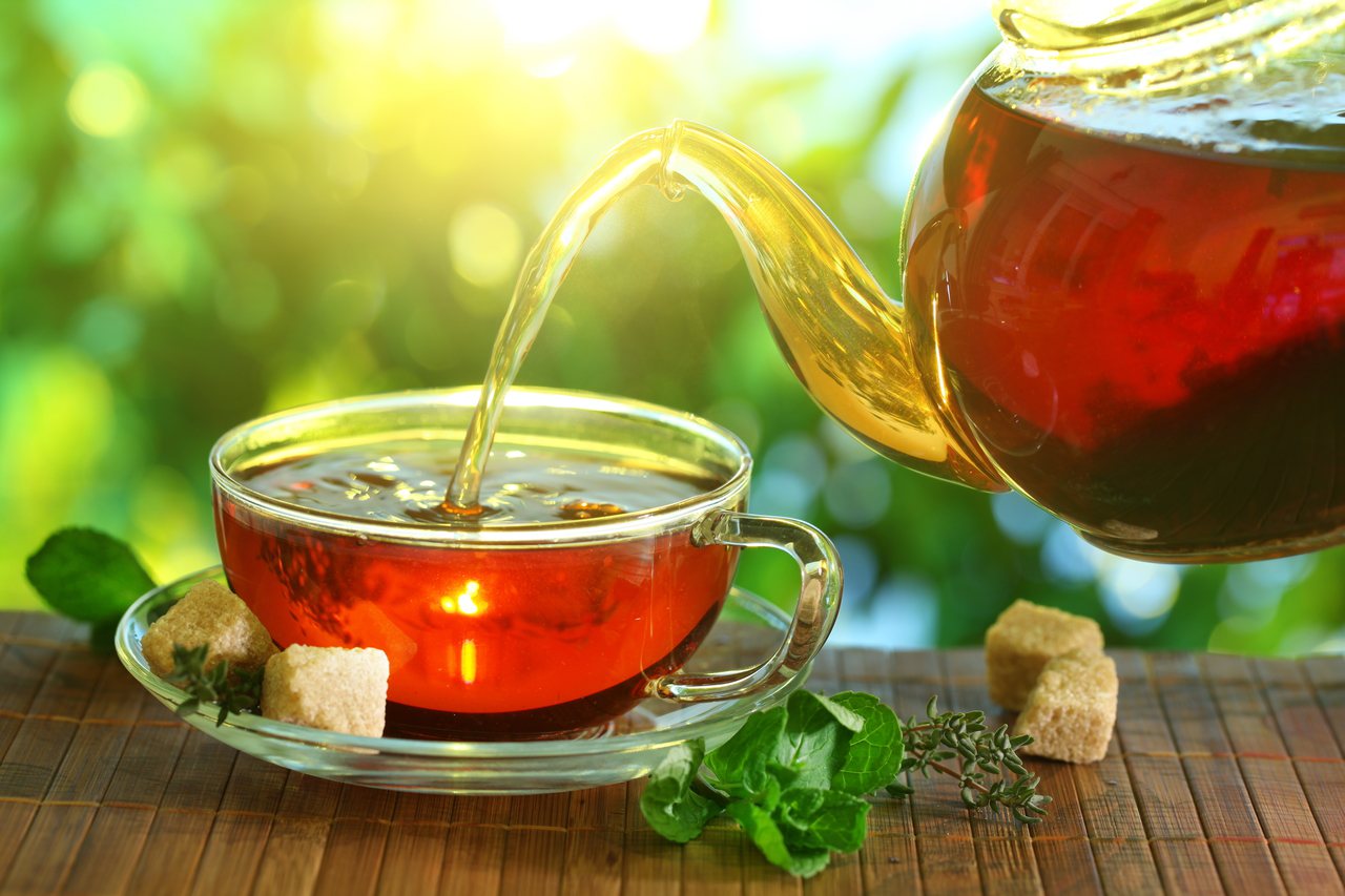 茶湯依照顏色，概分為五種，它們是紅、黃、綠、白、黑，各有其最具有代表性的產地與茶葉名稱。