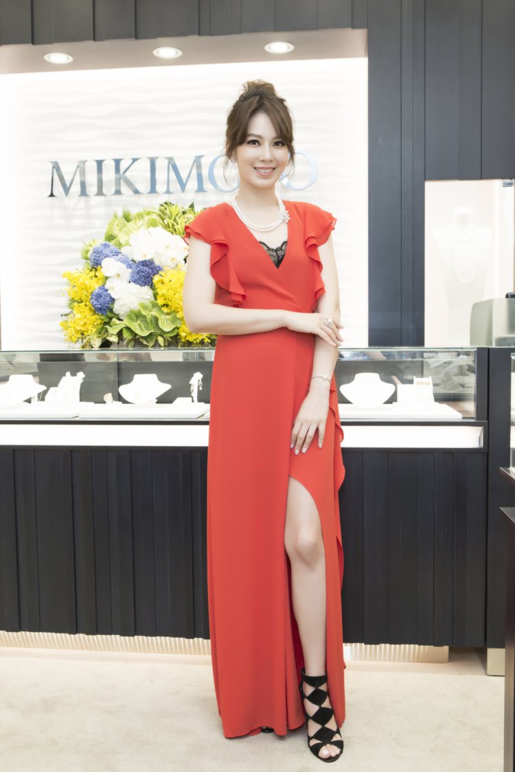 Melody出席MIKIMOTO新光三越天母專賣店改裝開幕。圖╱MIKIMOTO提供