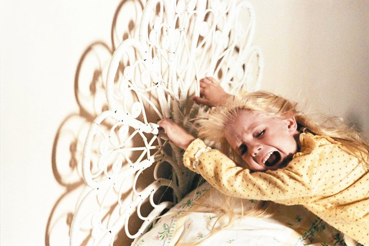 「鬼哭神號」女童星海瑟歐魯克在第3集未上映前已因病去世。 圖／摘自imdb