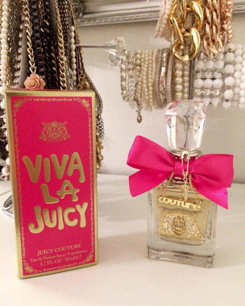 Juicy Couture「Viva La Juicy 女性淡香精」榮登美國女孩最愛的香水排行榜TOP10。圖／翻攝自sarikristiinatar instagram