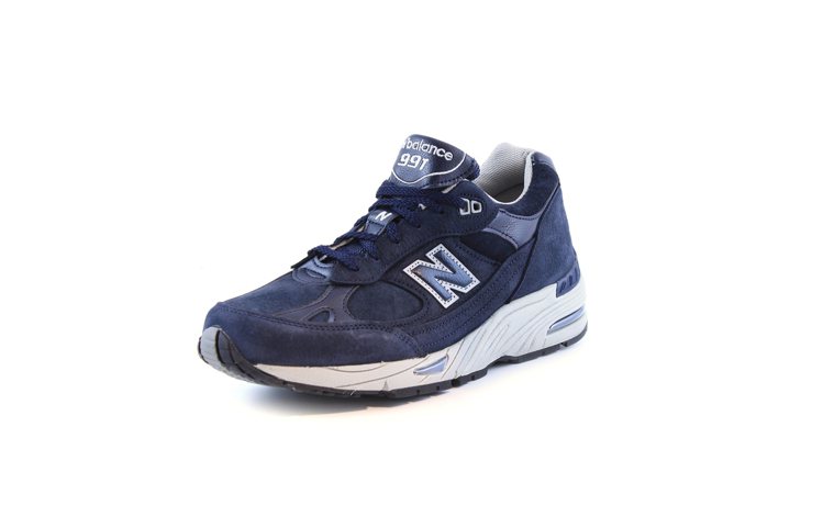New Balance是唯一在美國有工廠的運動品牌，旗下「9」系列總統鞋即是美國製造。圖／New Balance提供