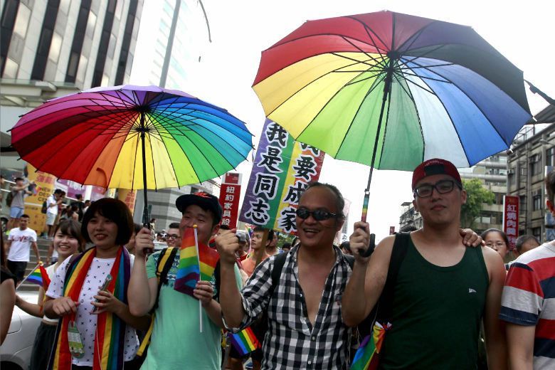 從2014年到2016年，台灣社會對於同志權益的議程是否前進了，還是繼續在原地踏步，有待此次婚姻平權法案的觀察了。 圖／聯合報系