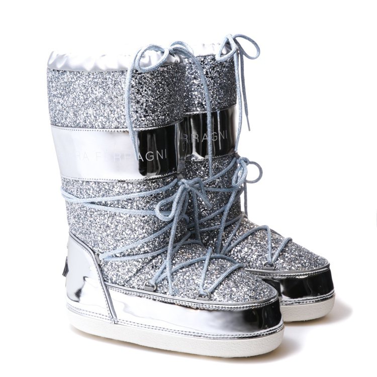 Snow系列運動雪靴，售價13,800元。圖／Chiara Ferragni提供