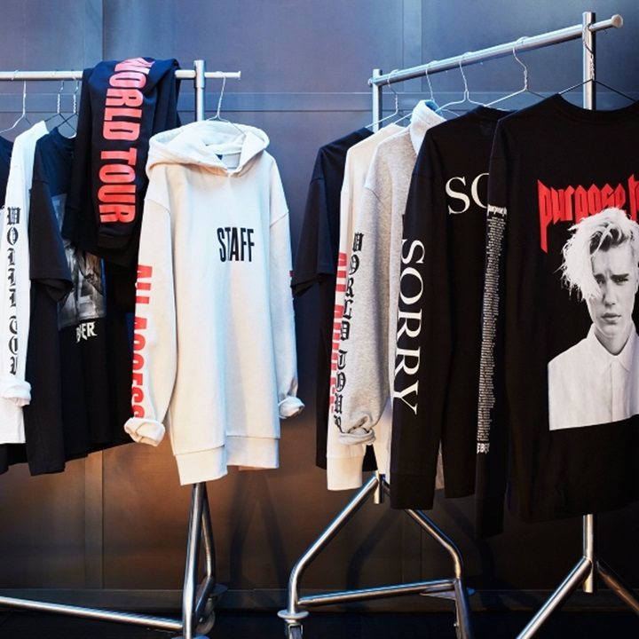 小賈斯汀全球巡演登場，紀念Ｔ恤在H&M就買得到。圖／H&M提供