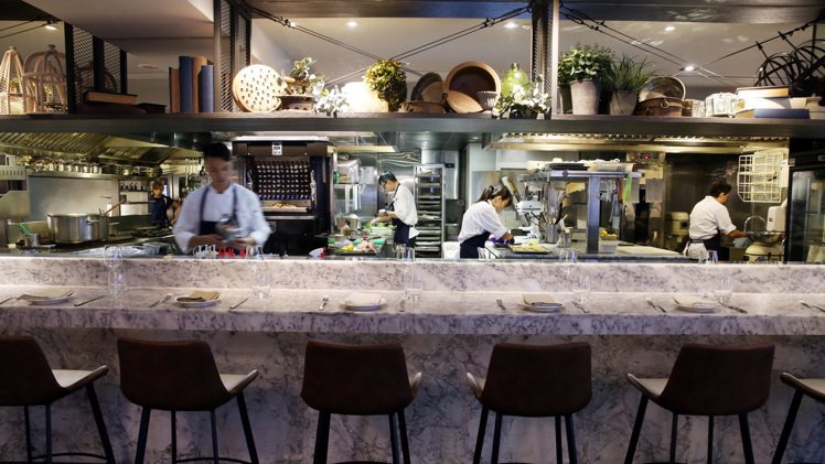 Chou Chou法式料理餐廳，開放式廚房。記者侯永全／攝影
