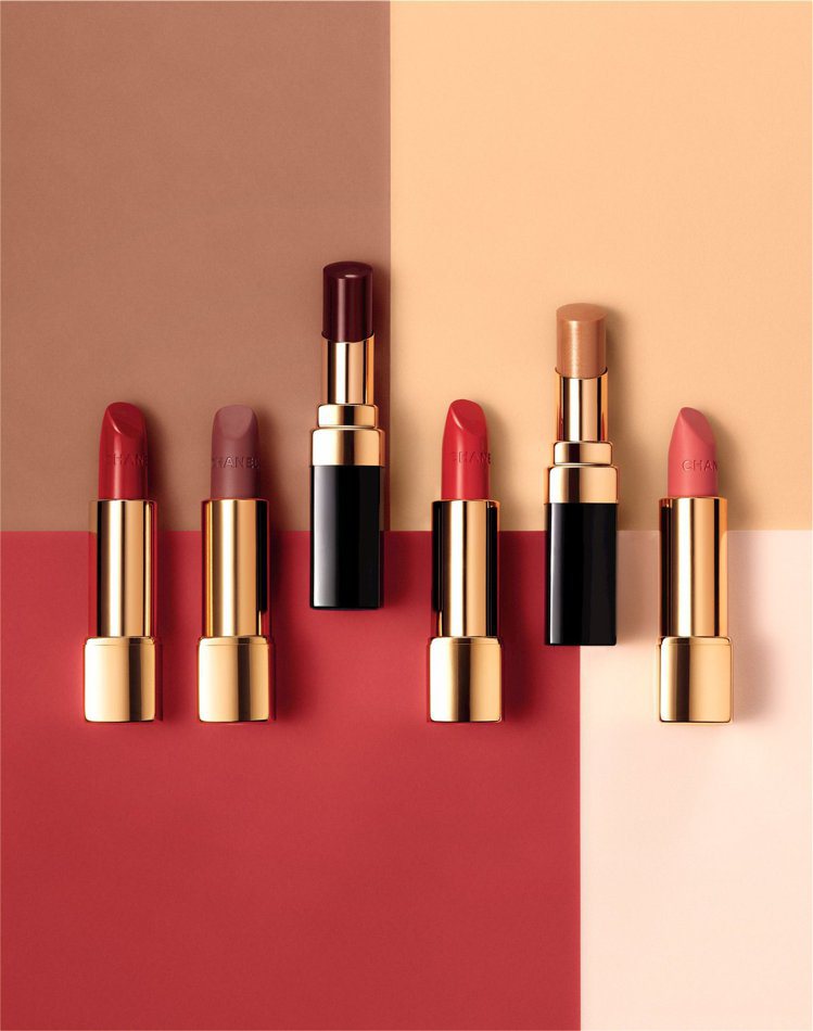 香奈兒2017年限量春妝共推出3種質感、6款色調的唇彩，為紅唇風情開創新的定義。圖／香奈兒提供