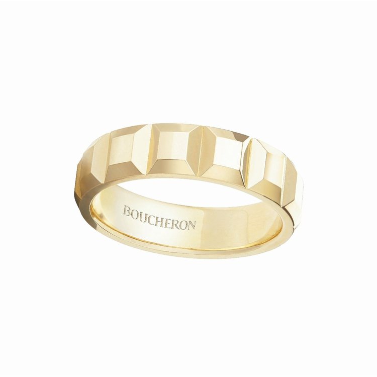 Boucheron Quatre巴黎飾紋戒指，18K黃金，60,500元。 圖／業者提供