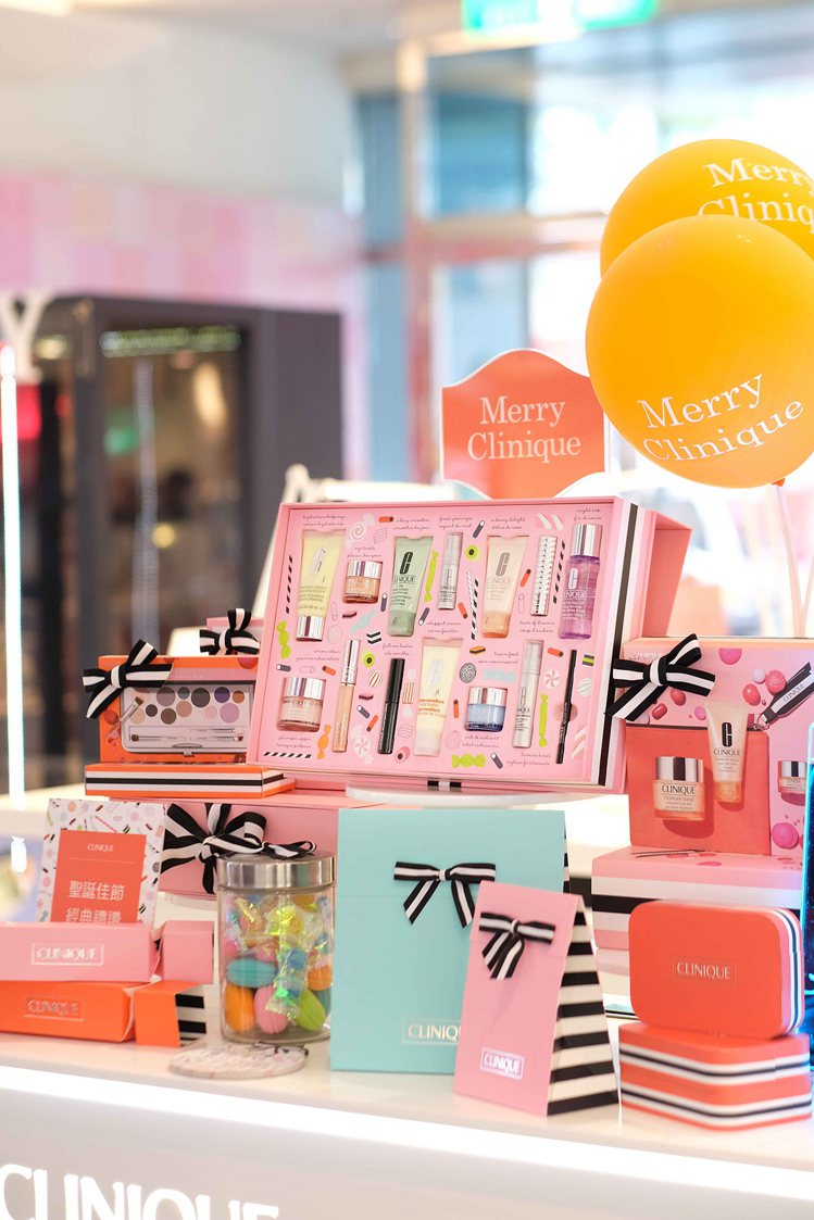 倩碧推出明星精選限量禮物盒，內含14款品牌最暢銷的明星商品，售價2,980元。圖／倩碧提供