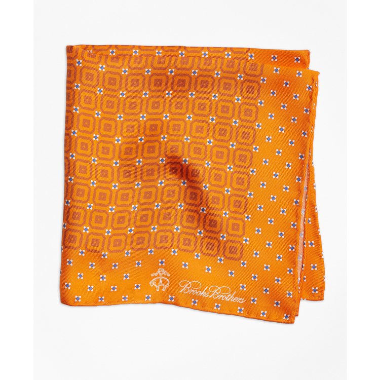 Brooks Brothers Made in America 橘色絲織口袋巾，1,890元。圖／Brooks Brothers 提供