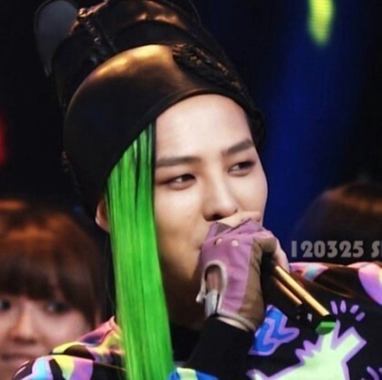 「BIGBANG」隊長GD先前曾以單邊「海帶頭」造型現身。圖／摘自naver