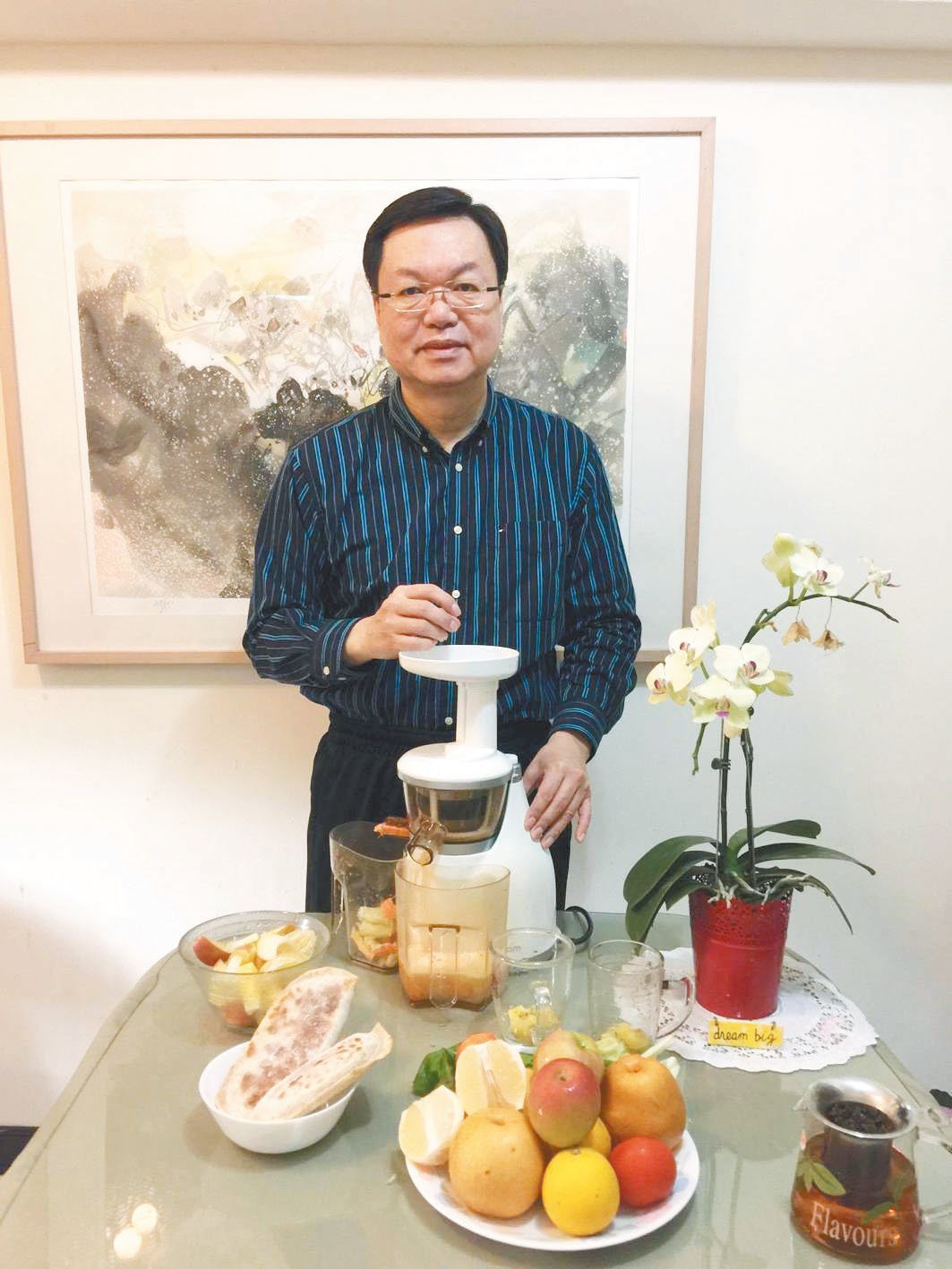 台科大校長廖慶榮，每天早上會自己打蔬果汁來喝。