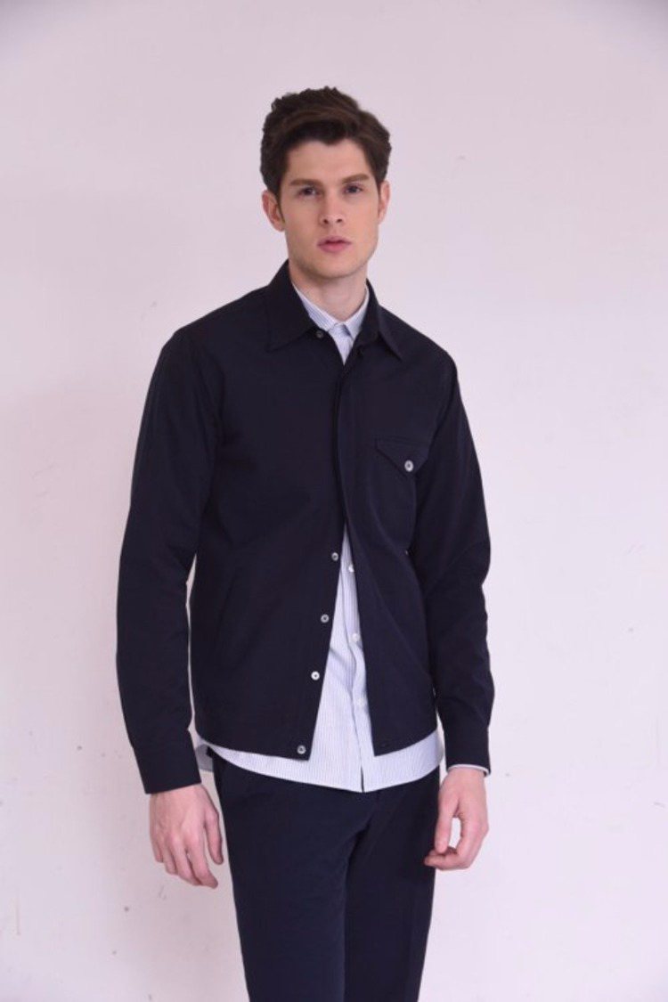 Kent & Curwen結合寬鬆的外套剪裁與襯衫的設計創造出襯衫外套 「Shacket」。圖／Kent & Curwen提供