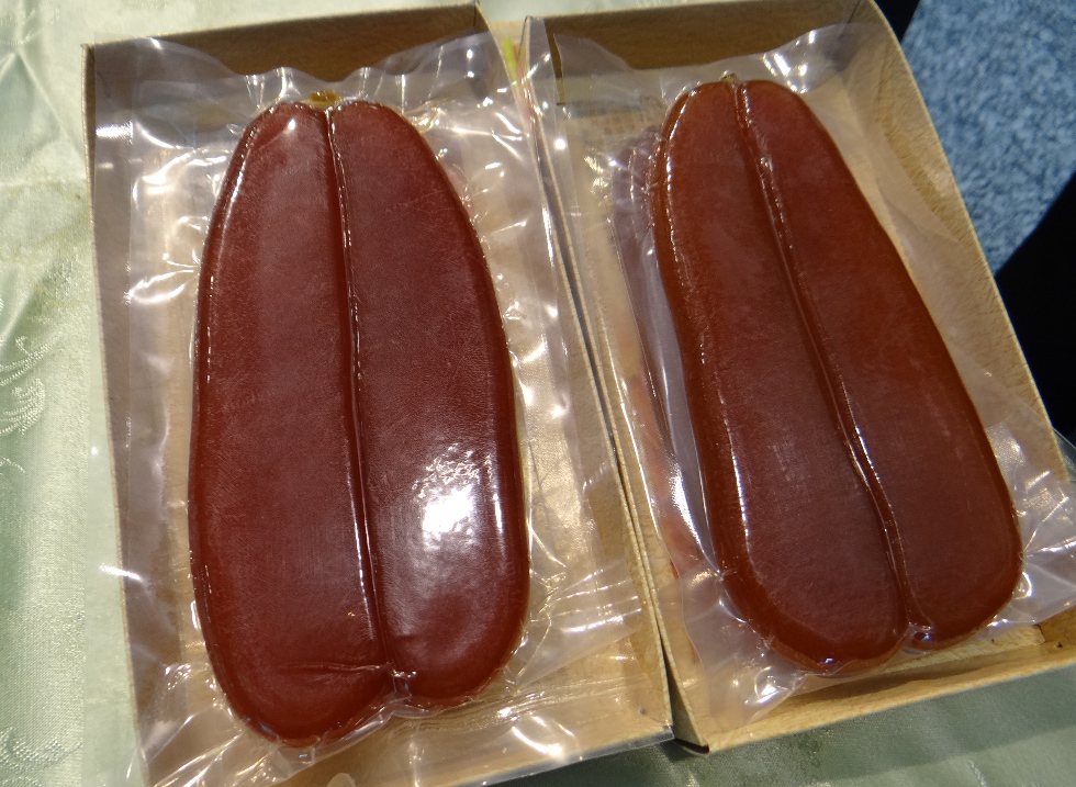 網友參加南部喜宴，冷盤上的烏魚子每片長7、8公分，讓網友感到驚奇。照片為示意圖。