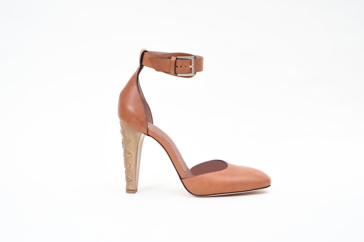 REDV（V）雀鳥圖紋鞋跟雕飾繫踝高跟鞋，售價18,800元。圖／REDVale...