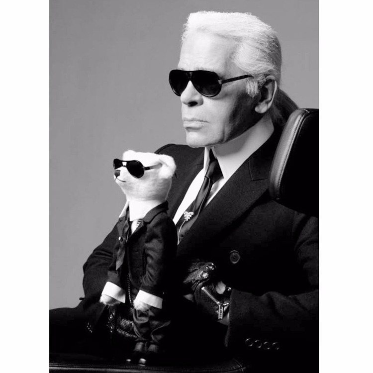 Karl Lagerfeld曾以自己的招牌造型打造限量泰迪熊來紀念Steiff的...