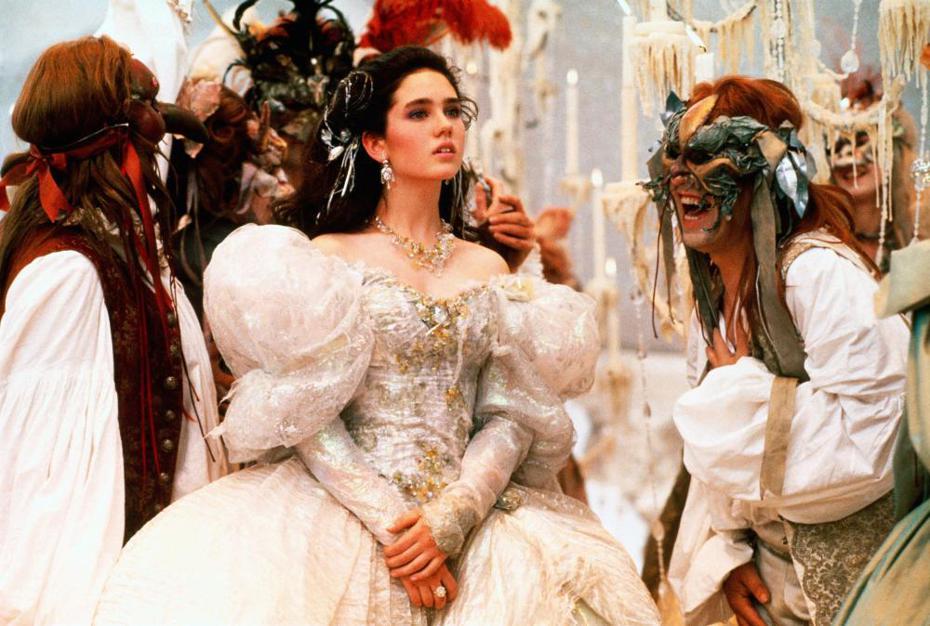 珍妮佛康納莉在「魔王迷宮」扮相有如小公主。圖／摘自Cineplex