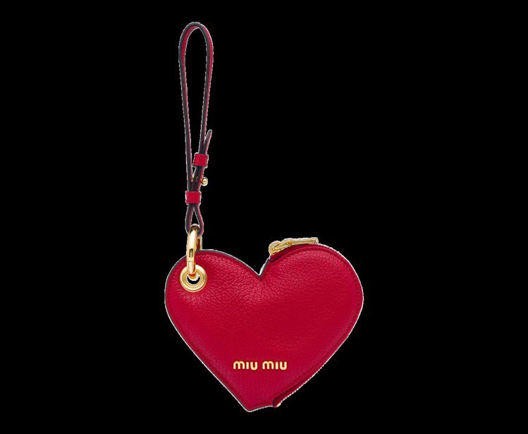 MIU MIU紅心皮革吊飾7,500元。圖／MIU MIU提供