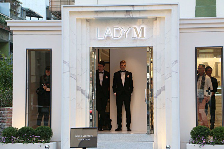 Lady M台灣旗艦店位於國父紀念館站2號出口。圖／記者沈佩臻攝影